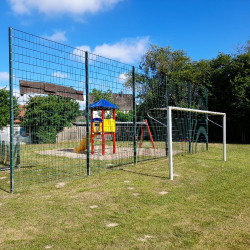 Selbecker Spielplatz im Schürenbusch vor dem Bau des Dorfgemeinschaftshauses im Juni 2022